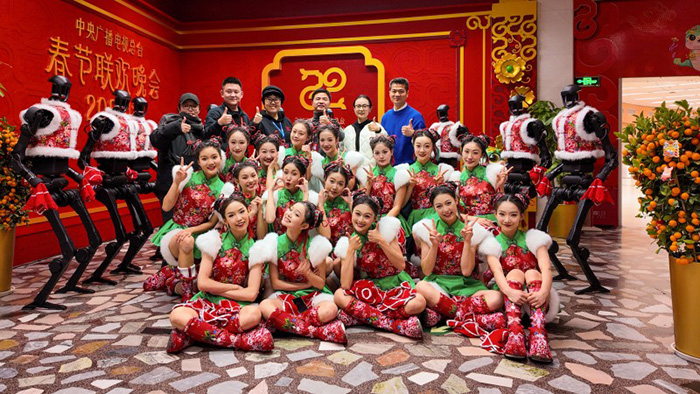 Unitree H1：春晚舞臺上的攀登者——不怕意外，努力前行