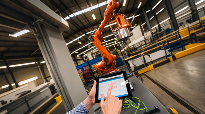 全國人大代表周云杰:要么與AI同進化,要么被AI邊緣化 全國人大代表周云杰:要么與AI同進化,要么被AI邊緣化