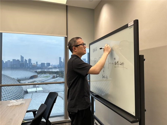 數據科學的未來藍圖:張騰先生的技術哲學與實踐 數據科學的未來藍圖:張騰先生的技術哲學與實踐