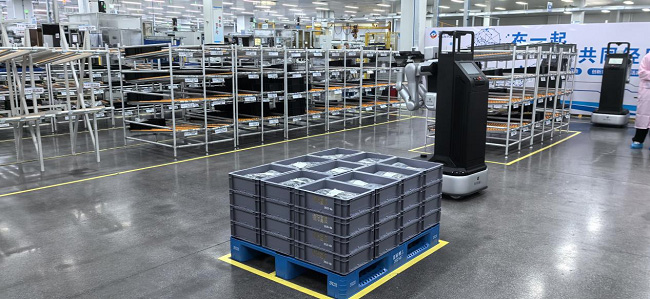 見證具身智能技術重要里程碑，智元A2-W從實驗室走向產線